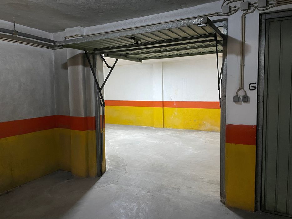 Garagem fechada de 36m2 para arrendamento