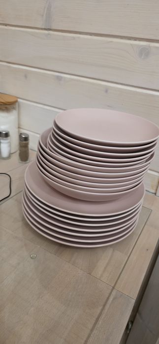 Zastawa stołowa różowa  ikea