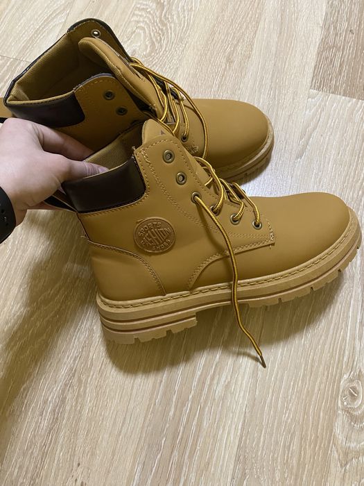 Чоловічі черевики