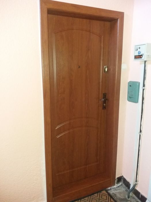 Drzwi wewnętrzne i zewnętrzne z montażem