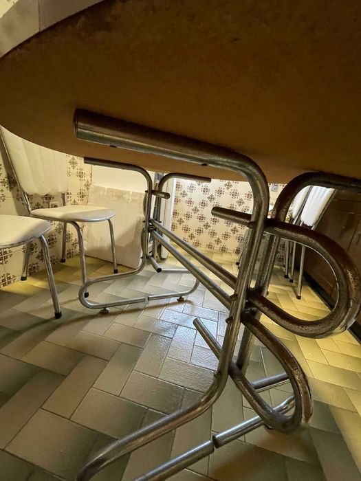 Mesa de cozinha redonda