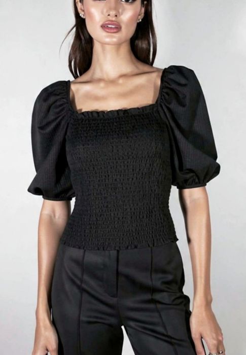 H&M - bluzka sexy minimalizm awangarda