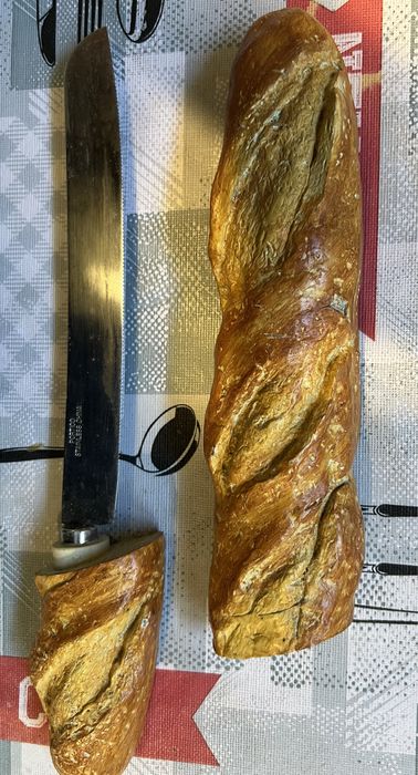 Faca em formato de pão