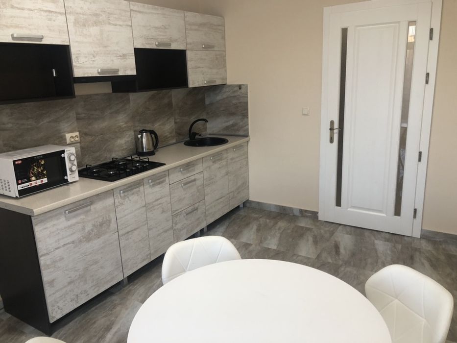 Комфортна квартира подобово в Ужгороді біля ТЦ ТОКІО