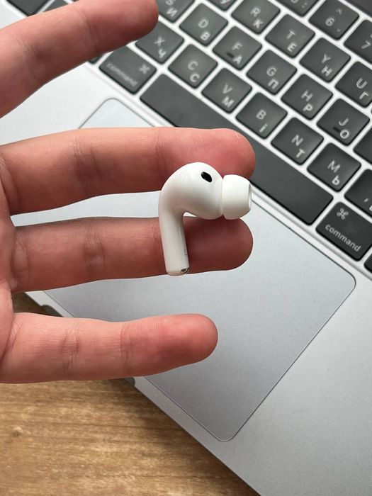 Lewą słuchawka AirPods Pro 3  Oryginałna
