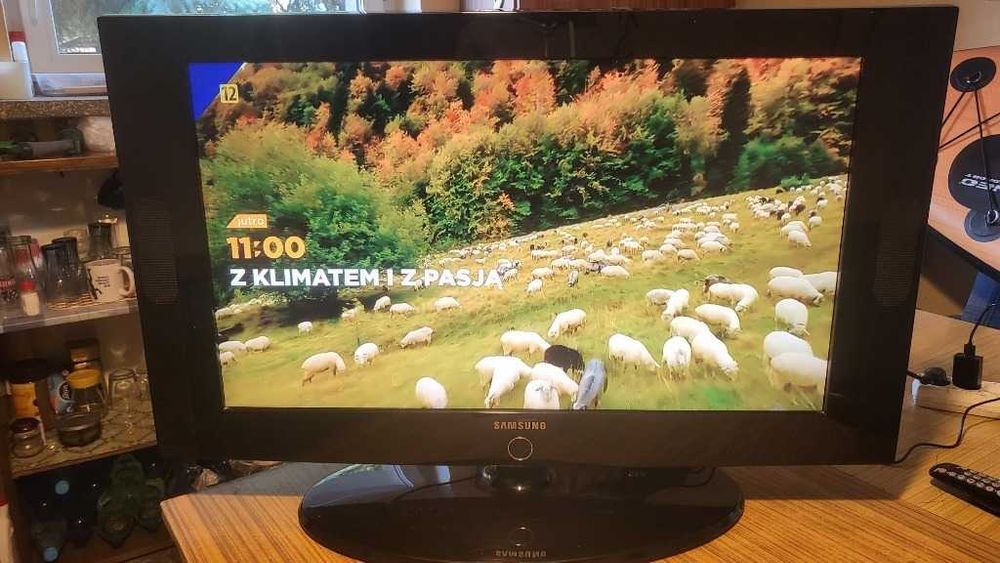 Telewizor Samsung 32 cale+Tuner DVB-T2 HEVC+antena kierunkowa+kable