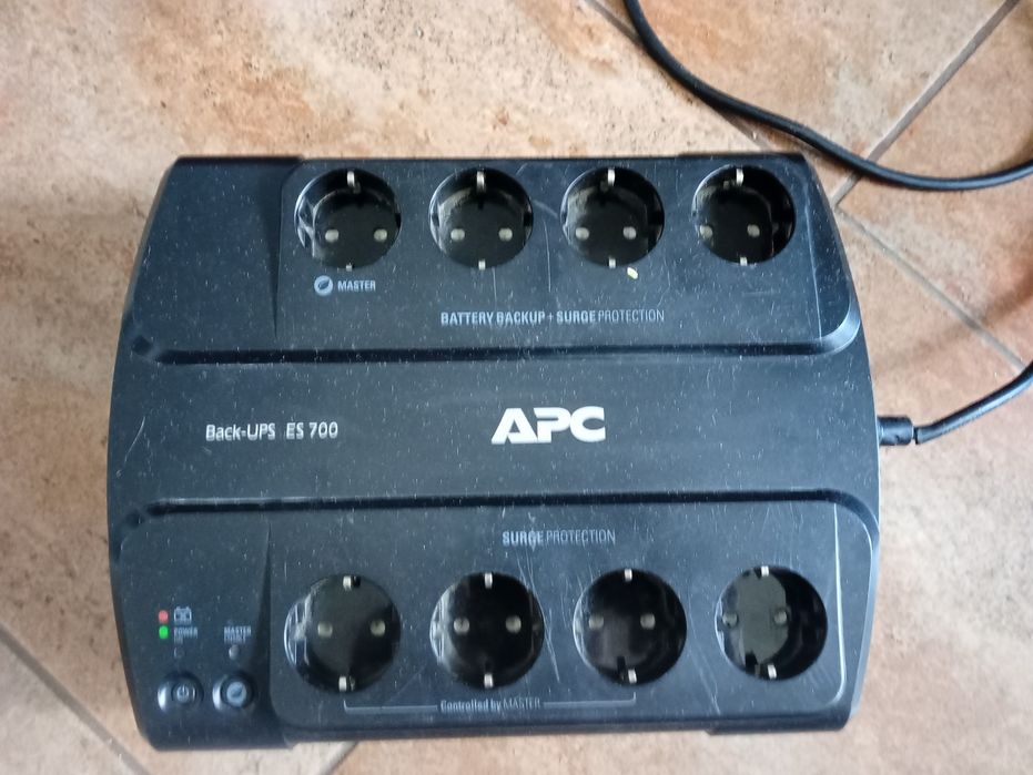 UPS APC Back-UPS es 700