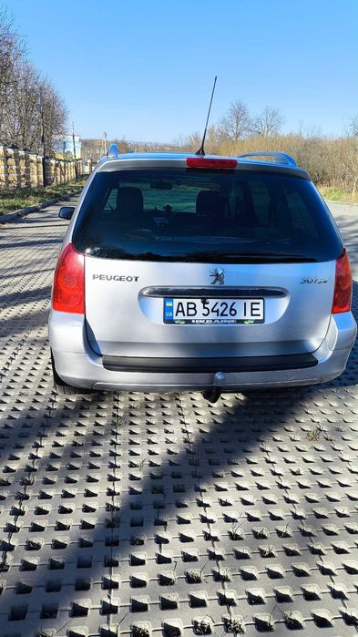 Автомобіль Peugeot