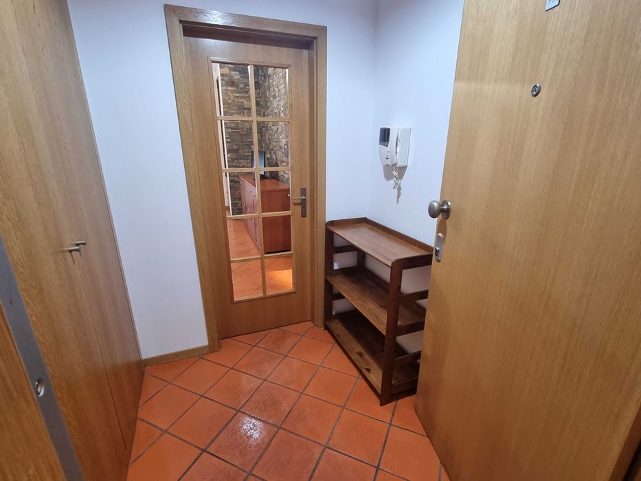 Arrendo T1 com garagem