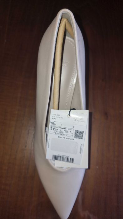 Sapatos novos, 39, em pele,