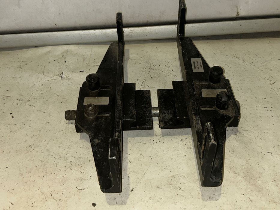 Jakieś imadło BOMBARDIER ??