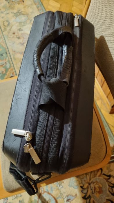 Niezwykle przemyślana torba- teczka Kinetik 15.4