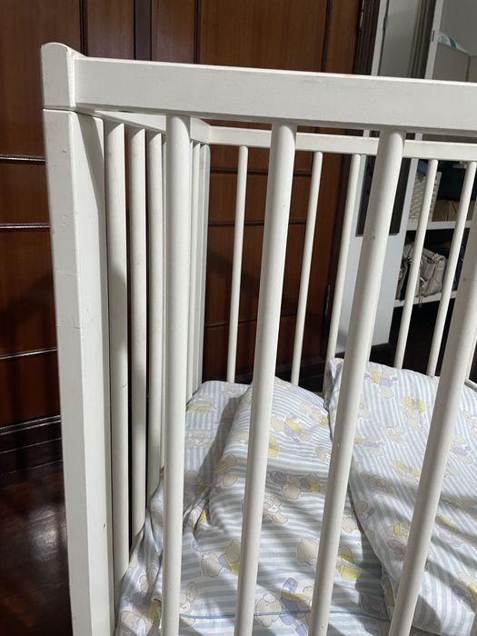 Berço bebé + colchao e estrado