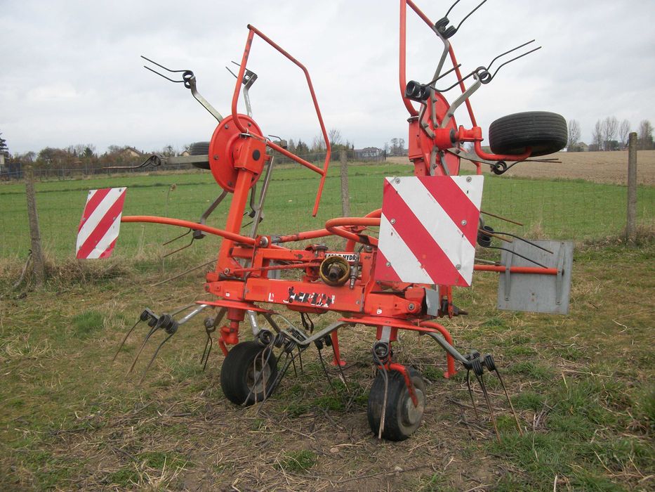 Przetrząsarka Agram Fella Kuhn