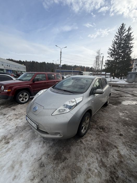 Оренда Авто Нісан Ліф 1