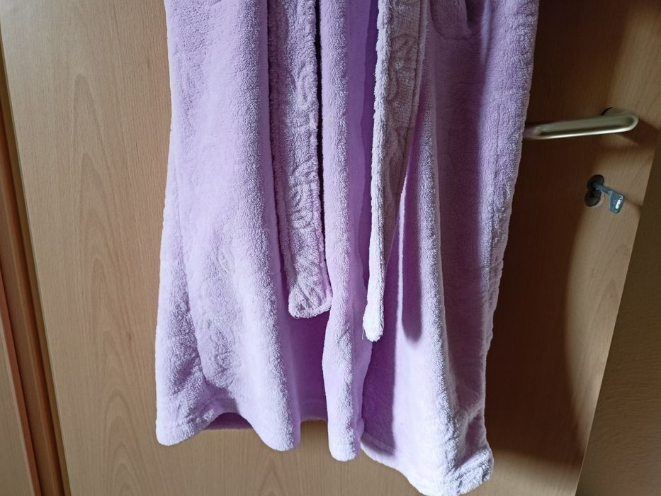 Wrzosowo liliowy tłoczony szlafrok r. M/L