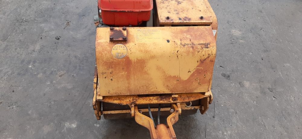 Японський Дорожній Вібро Каток Tacom w 850
