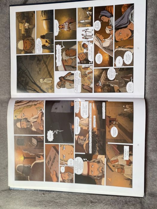 Дитяча  книга «Ісус приходить у світ»