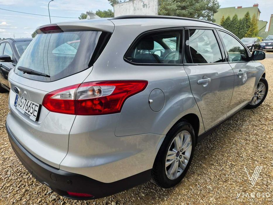 Wynajem auta Wypożyczalnia samochodów Ford Focus 1.6 TDCi 95 KM NAVI CZUJNIKI KLIMA
