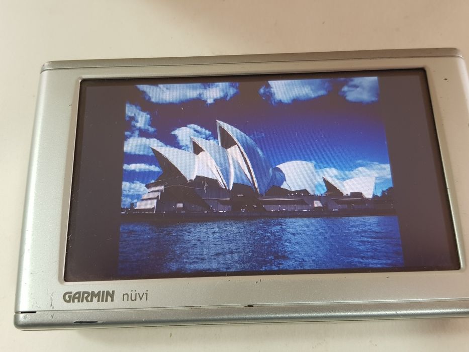 Навигатор Garmin Nuvi 660 FM