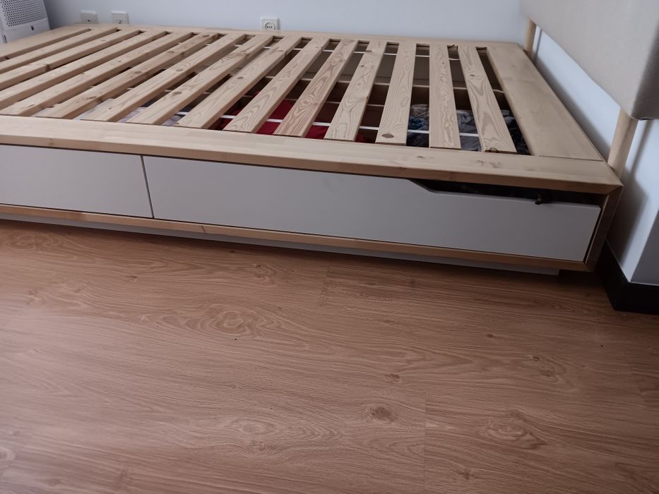 Estrutura de cama com arrumação + Cabeceira