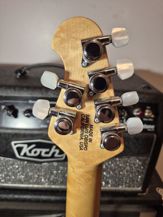 Gitara Music Man Albert Lee 2008 bfr SSS.