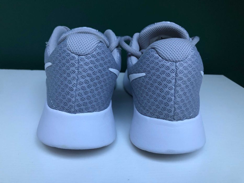 Buty sportowe Nike Tanjun damskie, szare, rozmiar 38.5