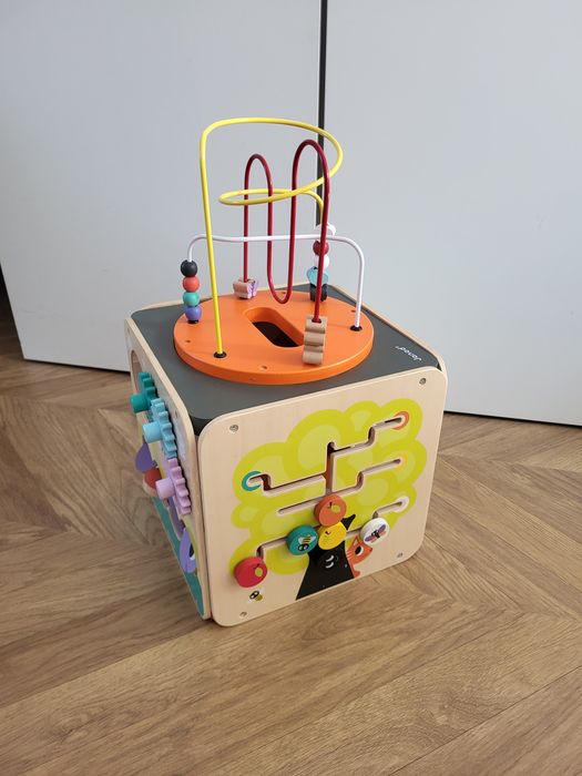 Janod, wielofunkcyjna kostka edukacyjna z pętlą