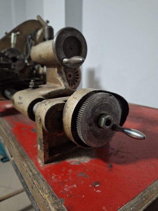 Mała tokarka modelarska