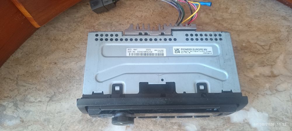 Rádio Pioneer com bluetooth não tem um ano ainda com garantia