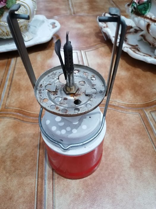 Peças de loiça antigas, lamparinas