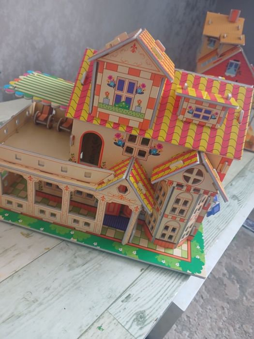 Продам картонний будиночок