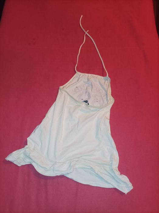 Top branco sem mangas