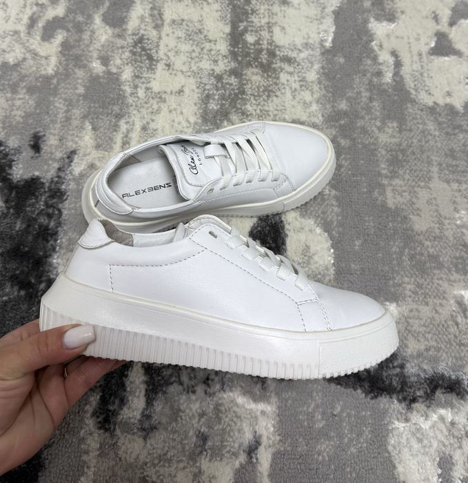 Жіночі білі шкіряні кеди alex bens 34 розмір