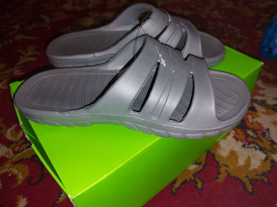 Шльопанці жіночі 40 р.