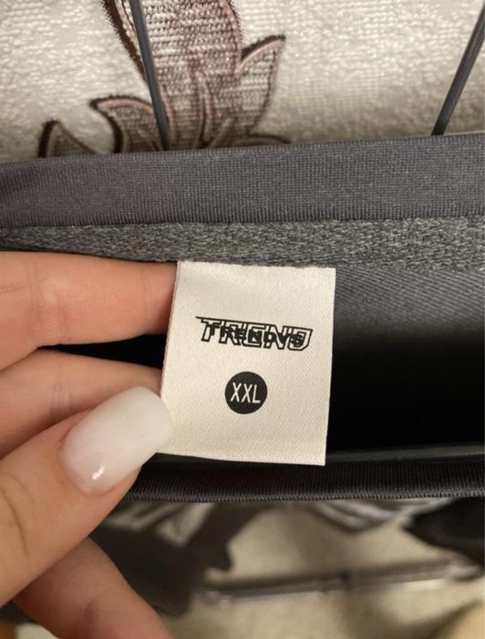 Кофта з принтом очей колір сірий, розмір xxl. стан дуже хороший