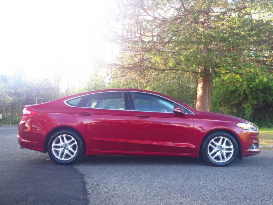 Ford Fusion SE      2013