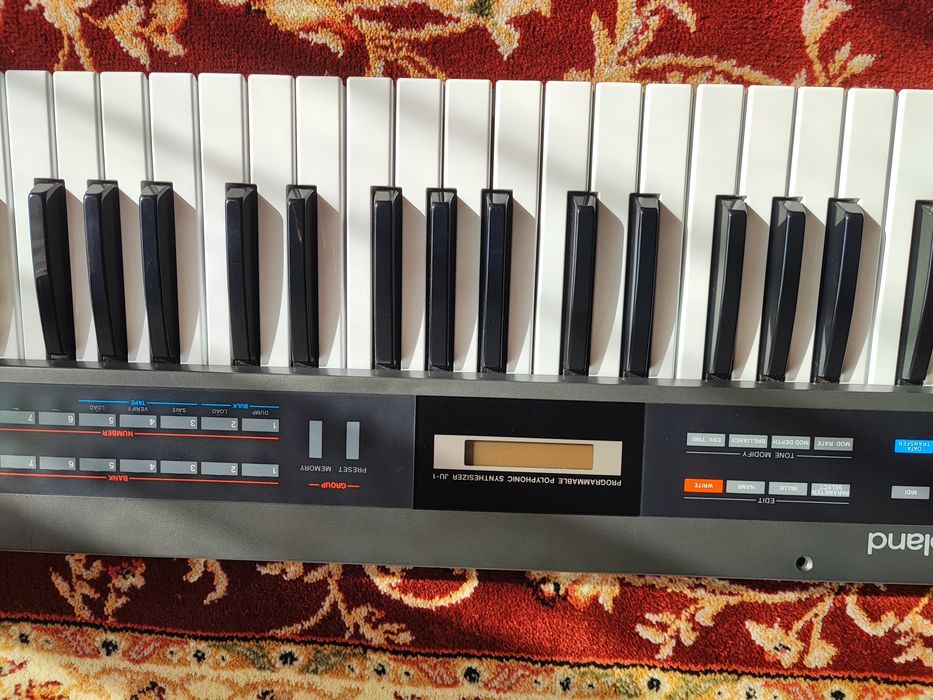 Roland Alpha Juno 1
