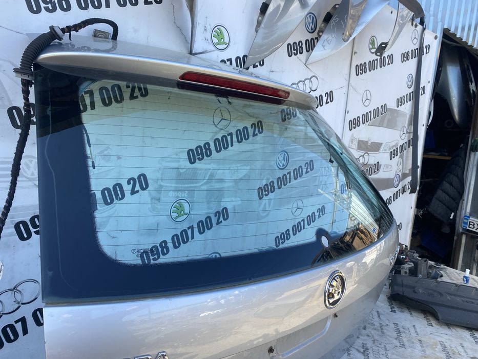 Скло в ляду Багажника  Skoda Oktavia A7 Шкода Октавія А7 Scoda Octavia