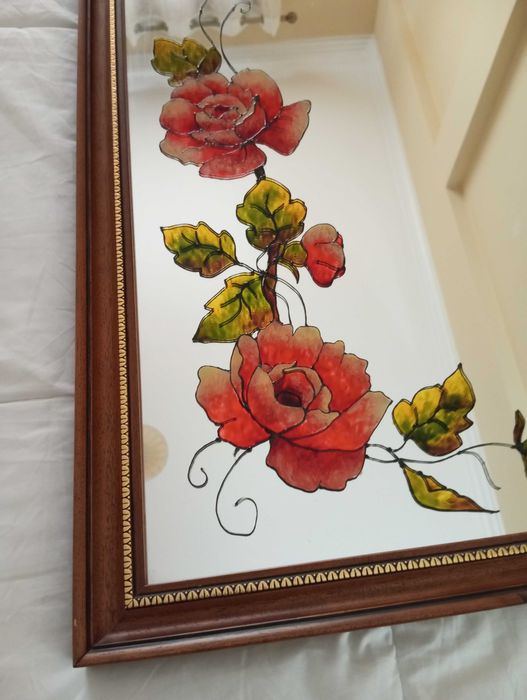 Espelho com moldura e Pintura vitral
