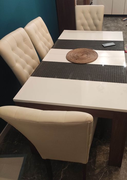 Meble do jadalni, salonu