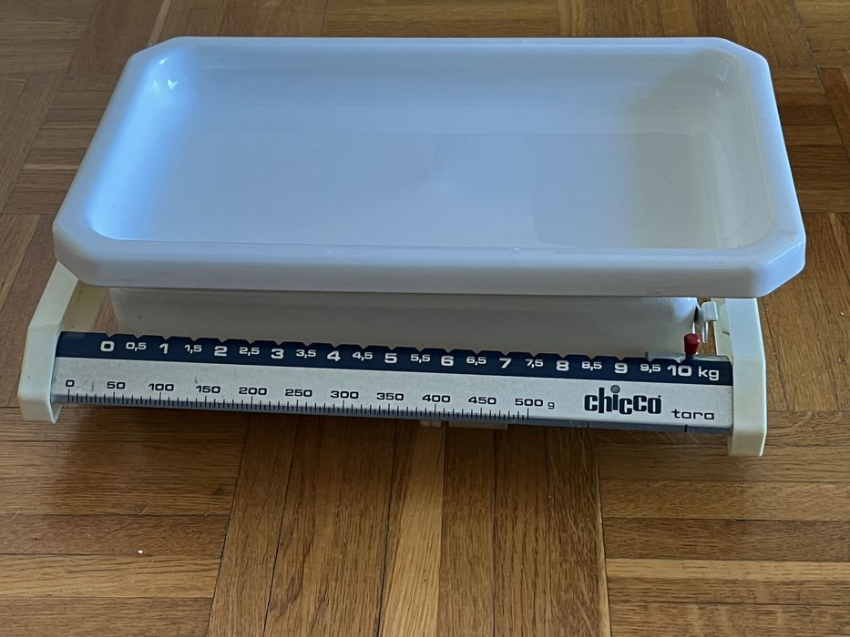 Balança Analógica para Bebés — Simples, Fiável e Sempre Pronta