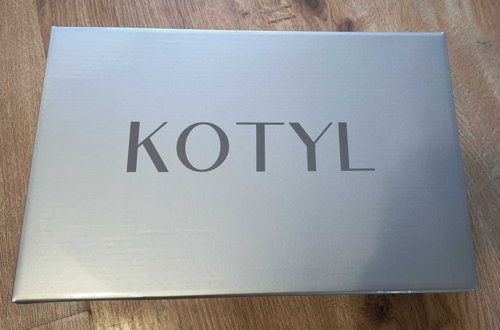 Buty ślubne kotyl