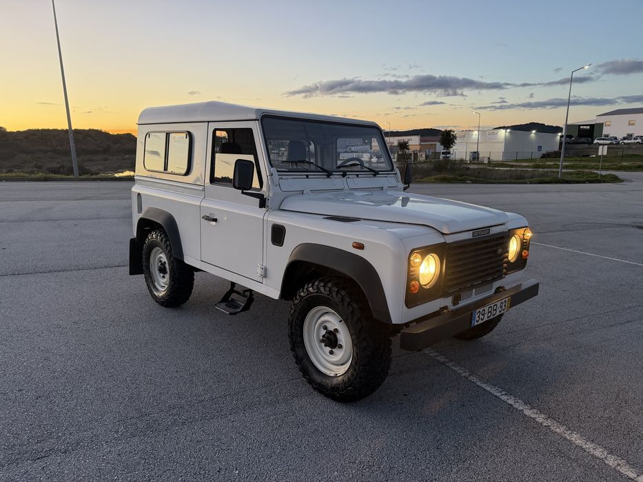 Land Rover Defender TD5 61000kms 2005 1 registo