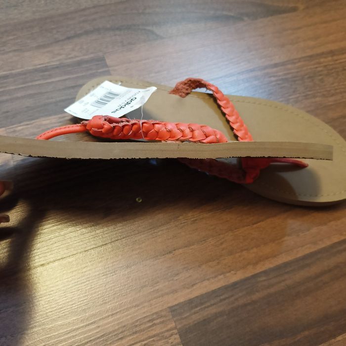 Продам тапки новые