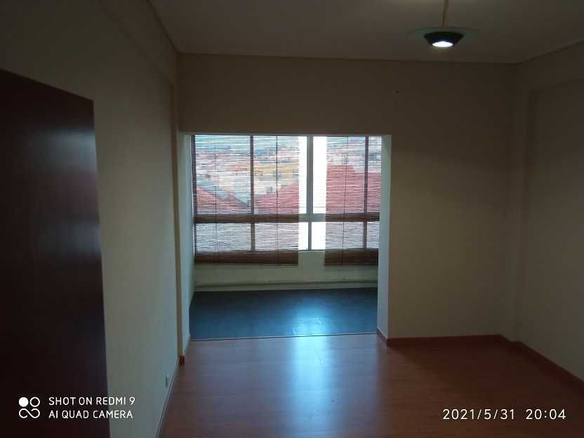 T2 Calçada dos Mestres 7, prédio com porteiro