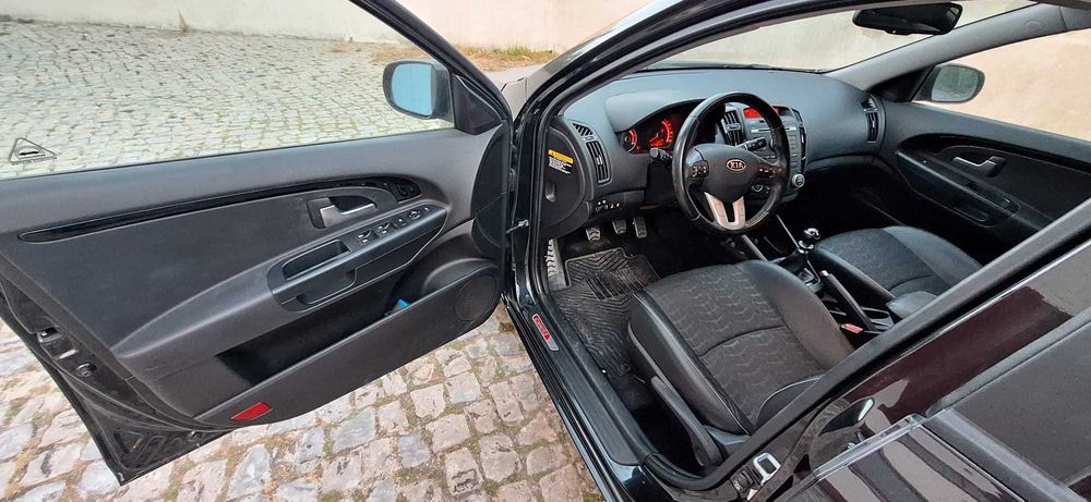 Kia Ceed SW — fotografia 8