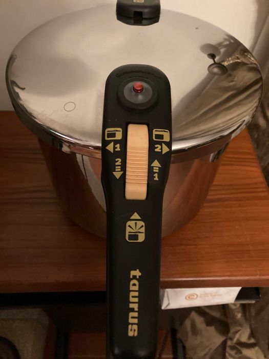 Panela de pressão nova Taurus