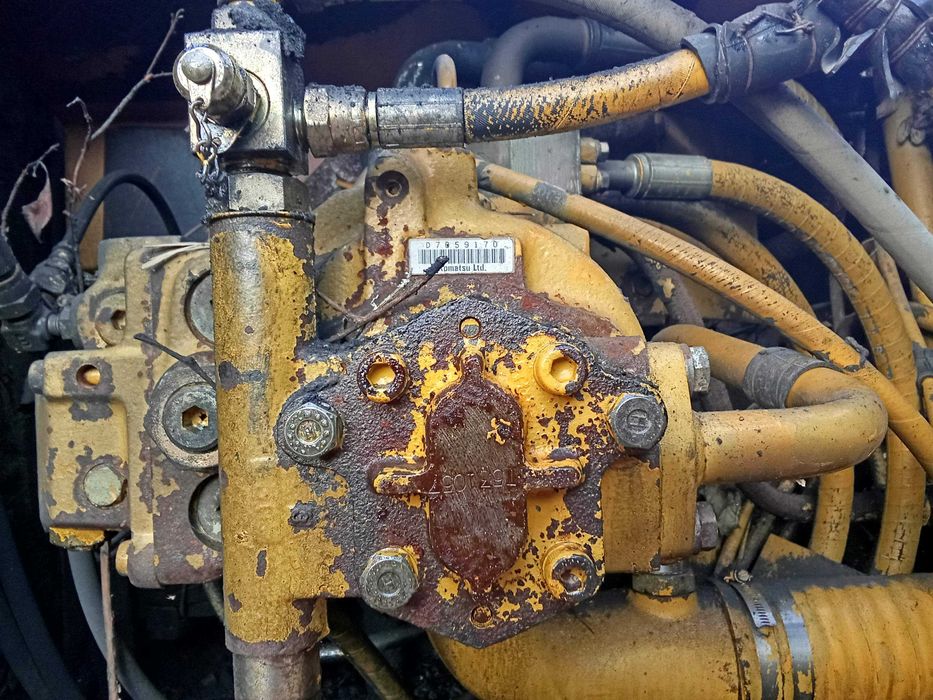 Peças Escavadora Giratoria Komatsu PC210-6