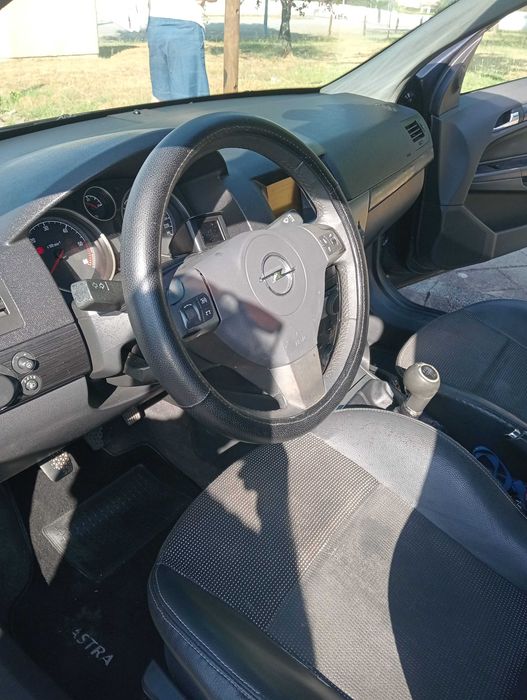 Opel Astra — fotografia 2